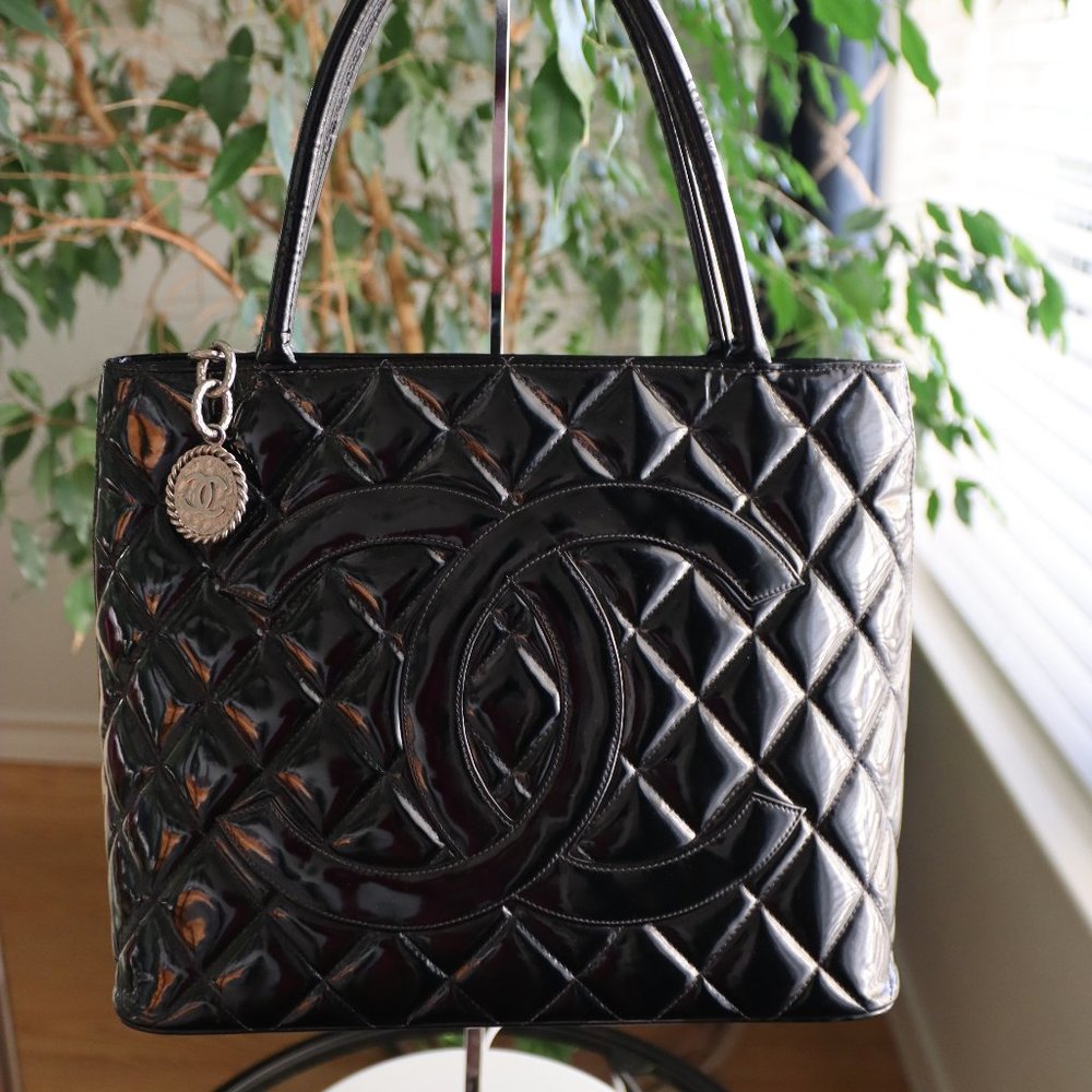 Chanel Black Patent  Quilted Leather Medallion Purse